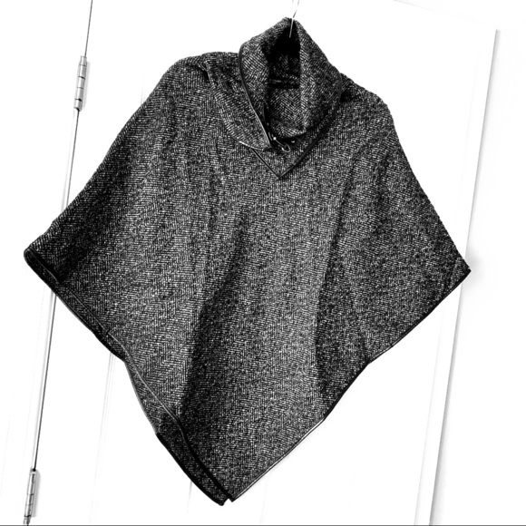 David & Young Jackets & Blazers - David & Young New York Poncho, black white buckle